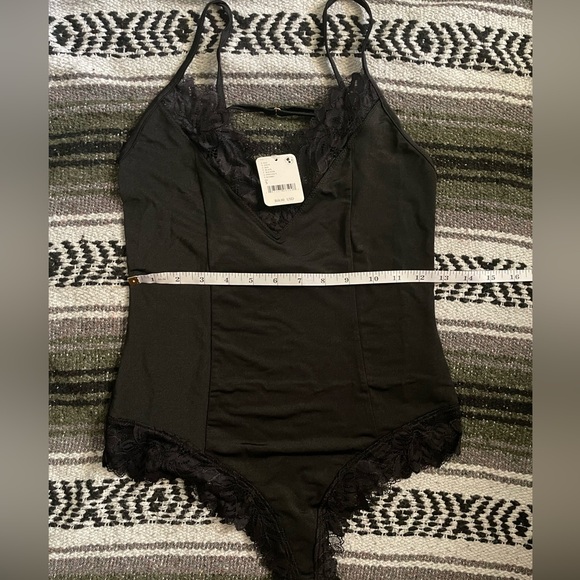 Black Lace Wild Bunch Bodysuit Free People - Picture 6 of 6